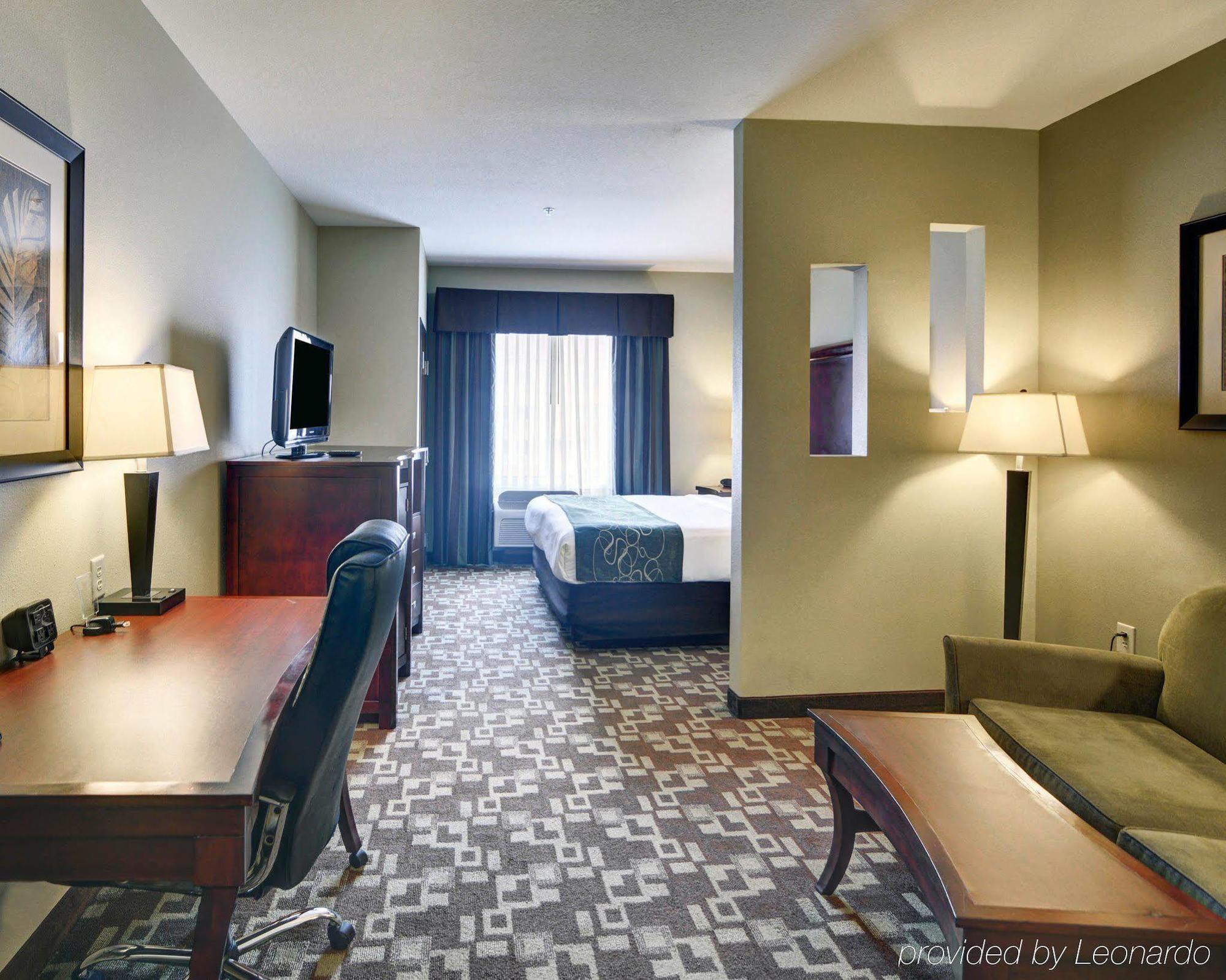 Comfort Suites Near Northeast Mall Норт-Річленд-Гіллс Екстер'єр фото