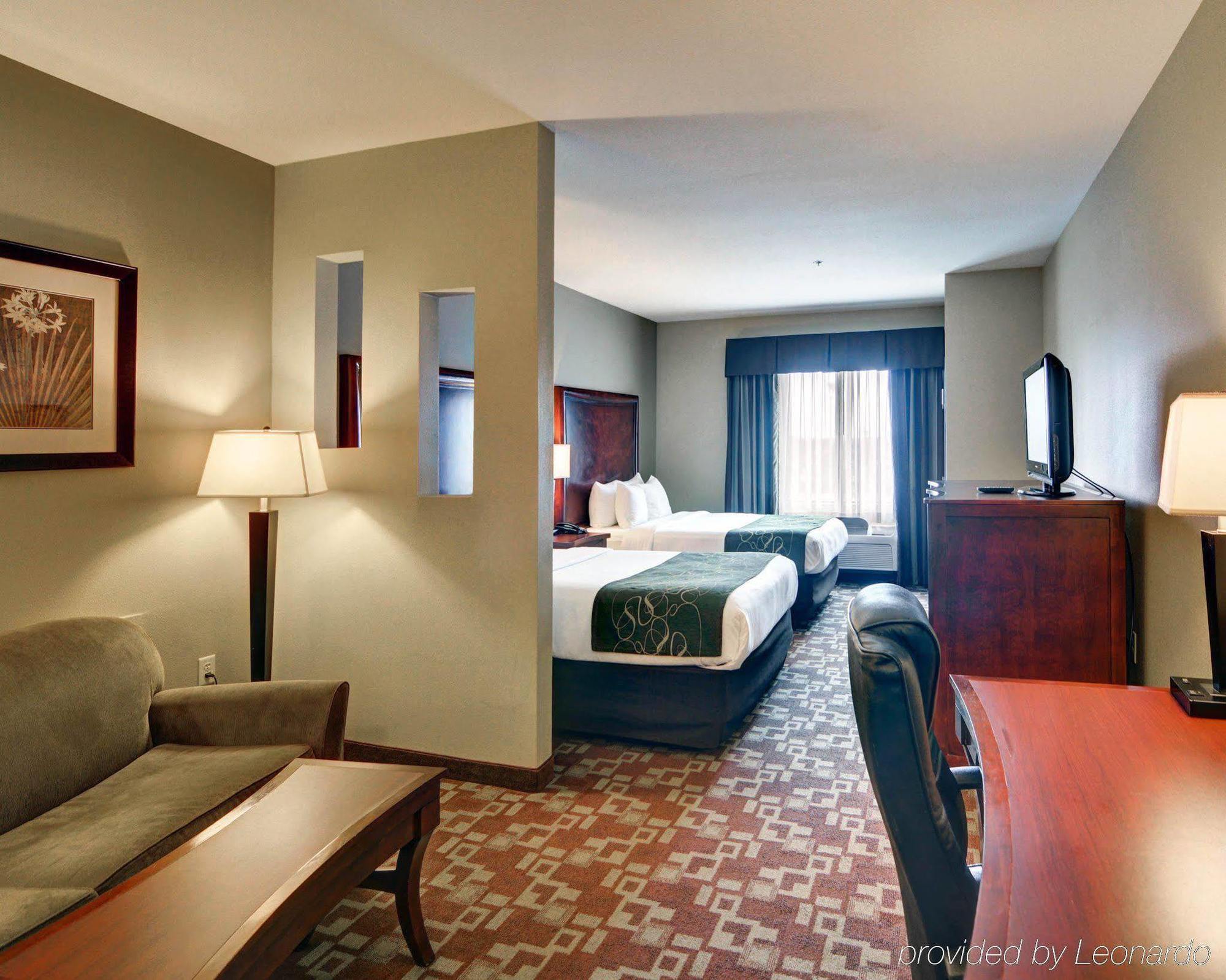 Comfort Suites Near Northeast Mall Норт-Річленд-Гіллс Екстер'єр фото