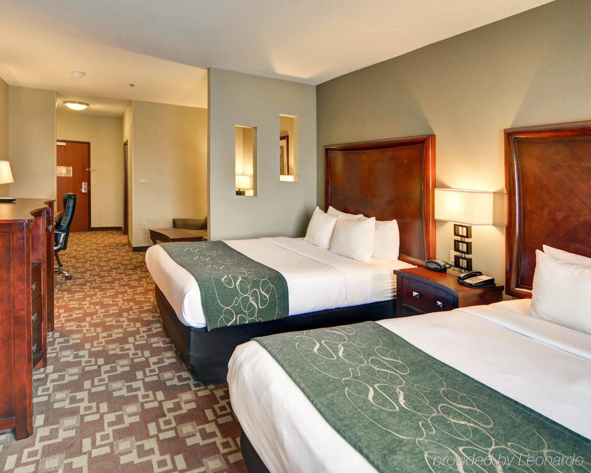 Comfort Suites Near Northeast Mall Норт-Річленд-Гіллс Екстер'єр фото